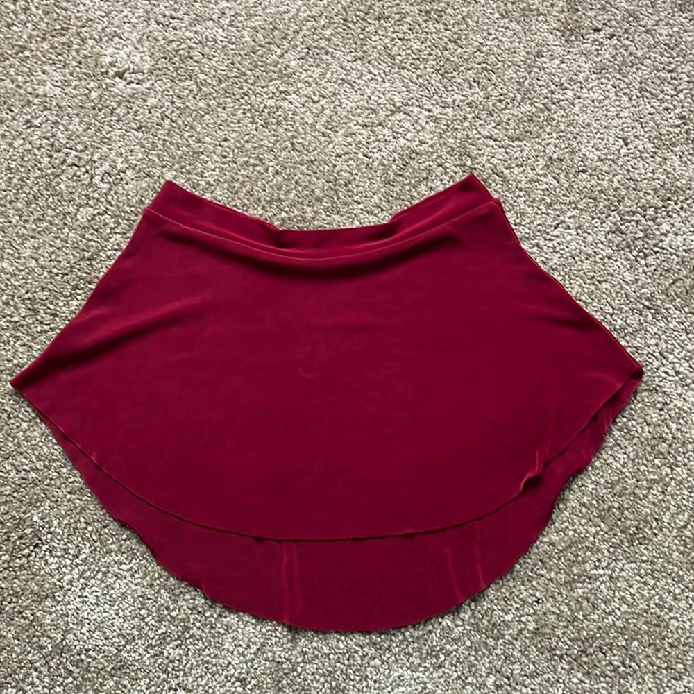 BULLET POINTE CRANBERRY SKIRT